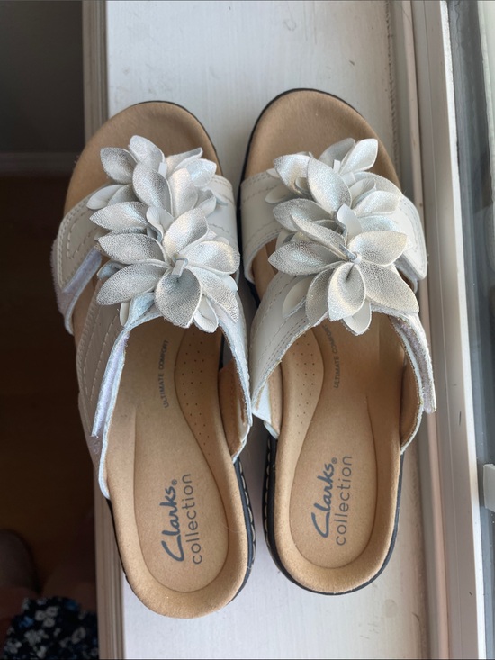 Clarks Shoes - Clarks White Floral Applique Slingback Sandals